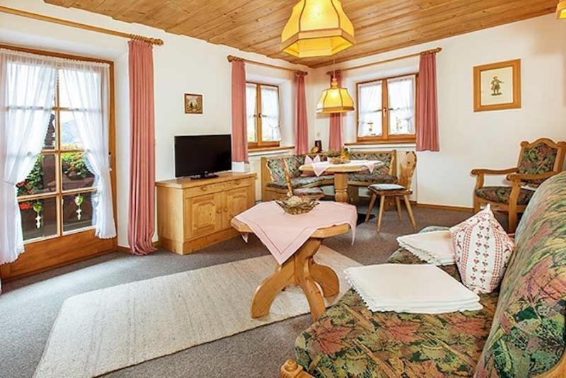 Gaestehaus Menkenbauer Ruhpolding Exterior photo