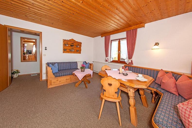 Gaestehaus Menkenbauer Ruhpolding Exterior photo