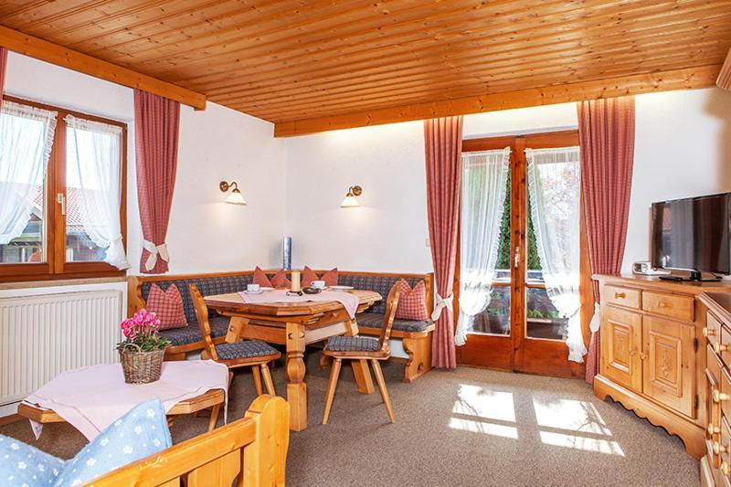 Gaestehaus Menkenbauer Ruhpolding Exterior photo
